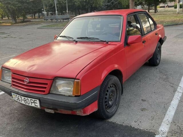 Красный Опель Аскона, объемом двигателя 1.5 л и пробегом 500 тыс. км за 358 $, фото 1 на Automoto.ua