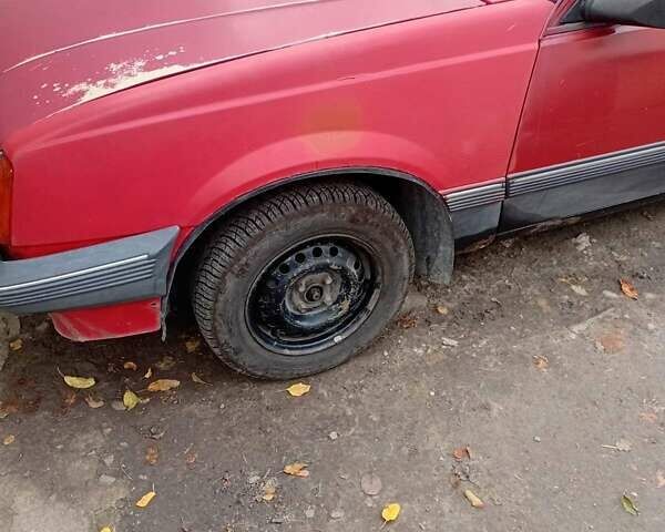 Красный Опель Аскона, объемом двигателя 0 л и пробегом 400 тыс. км за 600 $, фото 1 на Automoto.ua