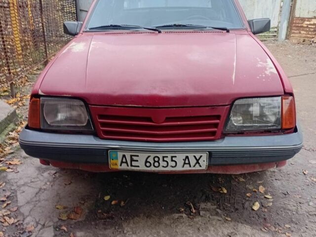 Красный Опель Аскона, объемом двигателя 0 л и пробегом 400 тыс. км за 600 $, фото 1 на Automoto.ua