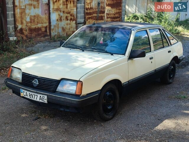 Опель Аскона, объемом двигателя 1.8 л и пробегом 300 тыс. км за 357 $, фото 1 на Automoto.ua