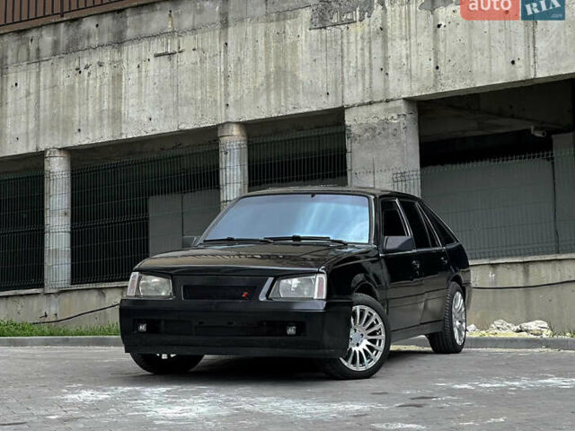 Опель Аскона, объемом двигателя 2 л и пробегом 350 тыс. км за 3000 $, фото 1 на Automoto.ua