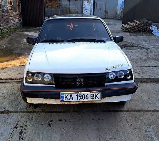 Опель Аскона, объемом двигателя 1.6 л и пробегом 250 тыс. км за 1100 $, фото 1 на Automoto.ua
