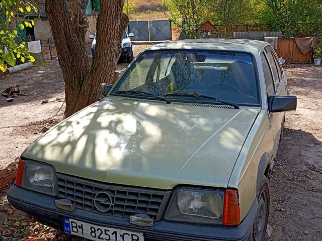 Опель Аскона, объемом двигателя 16 л и пробегом 0 тыс. км за 1100 $, фото 1 на Automoto.ua