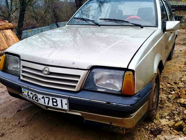 Опель Аскона, об'ємом двигуна 1.8 л та пробігом 300 тис. км за 400 $, фото 1 на Automoto.ua