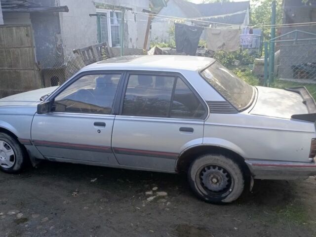 Серый Опель Аскона, объемом двигателя 0 л и пробегом 300 тыс. км за 500 $, фото 1 на Automoto.ua