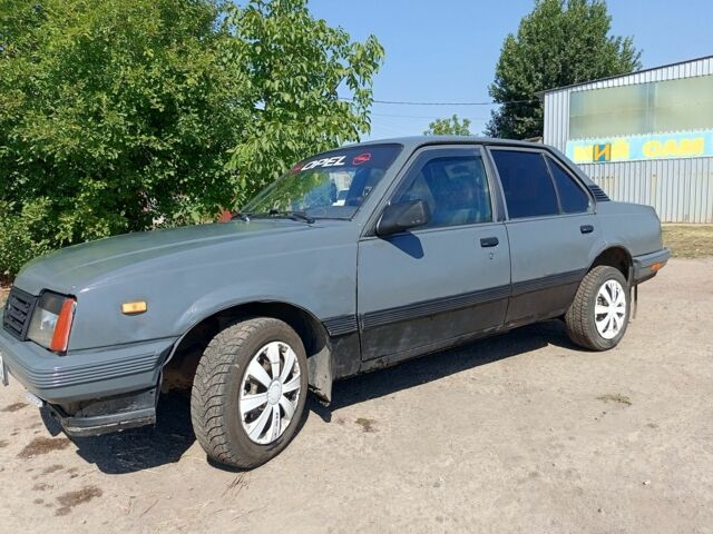 Сірий Опель Аскона, об'ємом двигуна 2 л та пробігом 100 тис. км за 629 $, фото 1 на Automoto.ua