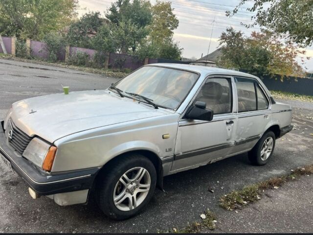 Серый Опель Аскона, объемом двигателя 1 л и пробегом 5 тыс. км за 651 $, фото 1 на Automoto.ua