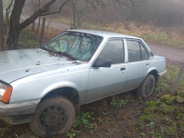 Серый Опель Аскона, объемом двигателя 1.6 л и пробегом 900 тыс. км за 300 $, фото 1 на Automoto.ua