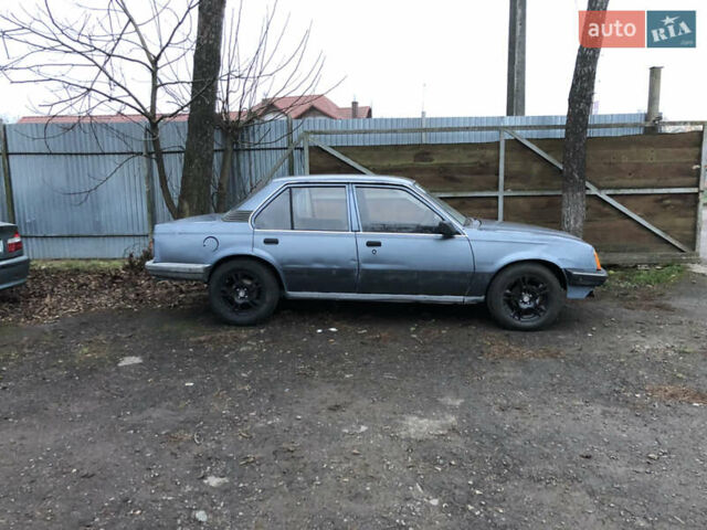 Серый Опель Аскона, объемом двигателя 1.6 л и пробегом 300 тыс. км за 350 $, фото 1 на Automoto.ua