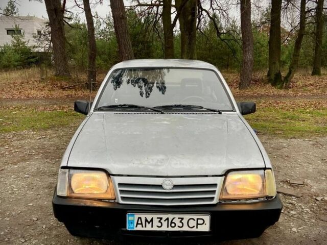 Сірий Опель Аскона, об'ємом двигуна 1.6 л та пробігом 225 тис. км за 700 $, фото 1 на Automoto.ua