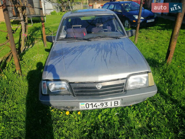 Сірий Опель Аскона, об'ємом двигуна 1.6 л та пробігом 300 тис. км за 750 $, фото 1 на Automoto.ua