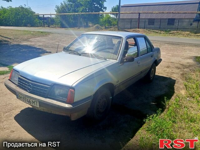 Серый Опель Аскона, объемом двигателя 1.6 л и пробегом 452 тыс. км за 450 $, фото 1 на Automoto.ua