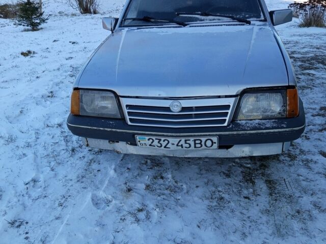Сірий Опель Аскона, об'ємом двигуна 2 л та пробігом 38 тис. км за 783 $, фото 1 на Automoto.ua