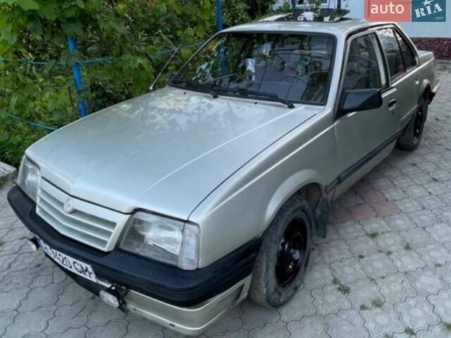Сірий Опель Аскона, об'ємом двигуна 1.6 л та пробігом 76 тис. км за 1350 $, фото 1 на Automoto.ua