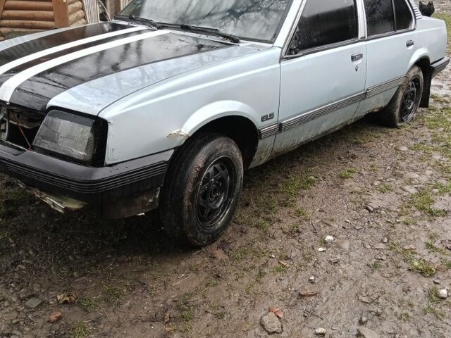 Серый Опель Аскона, объемом двигателя 1.8 л и пробегом 300 тыс. км за 150 $, фото 1 на Automoto.ua