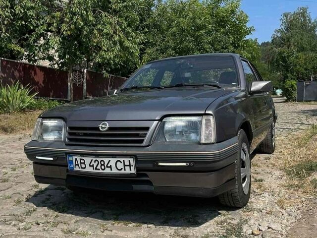 Сірий Опель Аскона, об'ємом двигуна 1.6 л та пробігом 55 тис. км за 2200 $, фото 1 на Automoto.ua