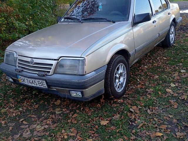 Опель Аскона 1988 в Ровно на Automoto.ua Серый Опель Аскона, объемом двигателя 1.8 л и пробегом 0 тыс. км за 1500 $, фото 1 на Automoto.ua