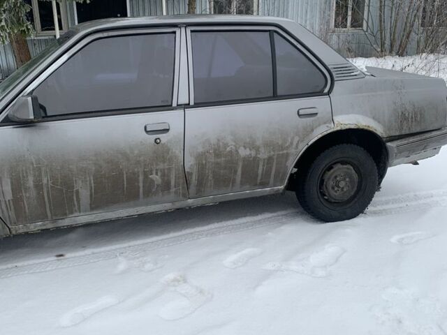 Серый Опель Аскона, объемом двигателя 1.8 л и пробегом 300 тыс. км за 351 $, фото 1 на Automoto.ua