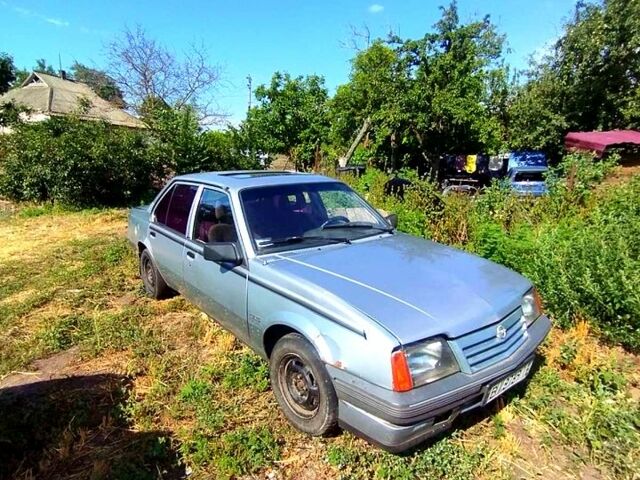 Сірий Опель Аскона, об'ємом двигуна 1.6 л та пробігом 258 тис. км за 400 $, фото 1 на Automoto.ua