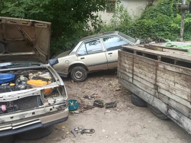 Сірий Опель Аскона, об'ємом двигуна 0 л та пробігом 350 тис. км за 45 $, фото 1 на Automoto.ua