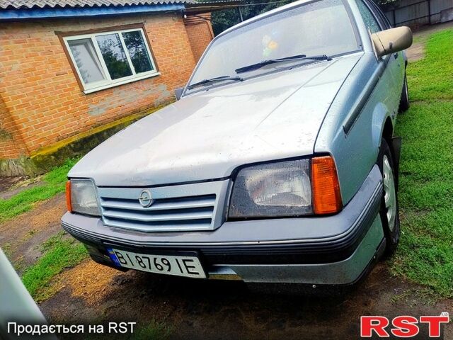 Серый Опель Аскона, объемом двигателя 1.6 л и пробегом 89 тыс. км за 800 $, фото 1 на Automoto.ua