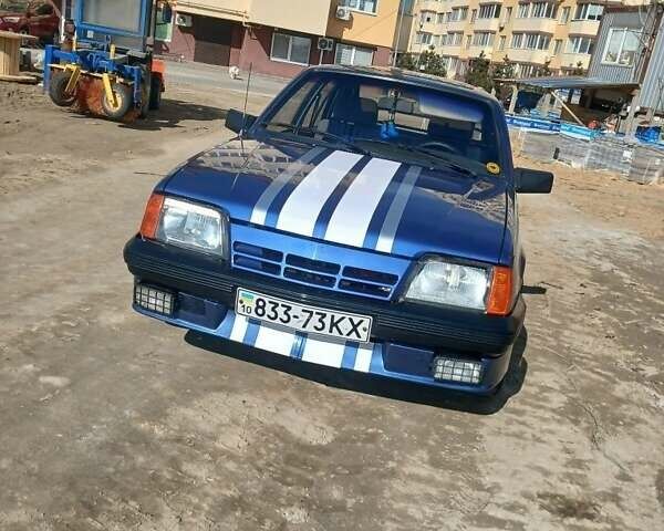 Синій Опель Аскона, об'ємом двигуна 1.6 л та пробігом 250 тис. км за 1000 $, фото 1 на Automoto.ua