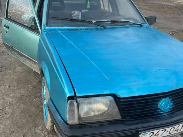 Синий Опель Аскона, объемом двигателя 1.6 л и пробегом 200 тыс. км за 499 $, фото 1 на Automoto.ua