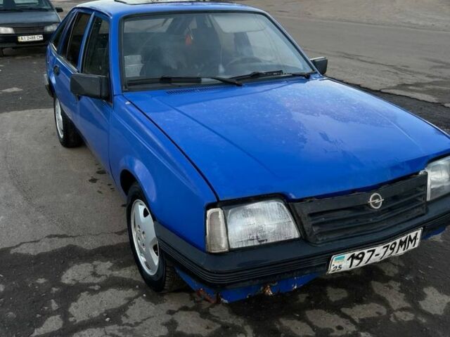 Синий Опель Аскона, объемом двигателя 1.6 л и пробегом 3 тыс. км за 1000 $, фото 1 на Automoto.ua