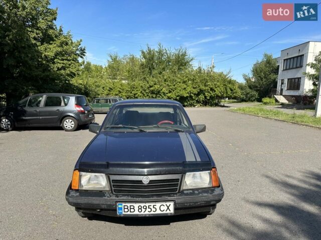 Синий Опель Аскона, объемом двигателя 1.6 л и пробегом 91 тыс. км за 920 $, фото 1 на Automoto.ua