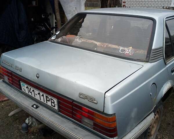 Синий Опель Аскона, объемом двигателя 1.6 л и пробегом 90 тыс. км за 500 $, фото 1 на Automoto.ua