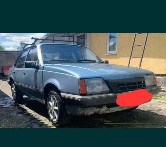 Синий Опель Аскона, объемом двигателя 1.6 л и пробегом 300 тыс. км за 900 $, фото 1 на Automoto.ua