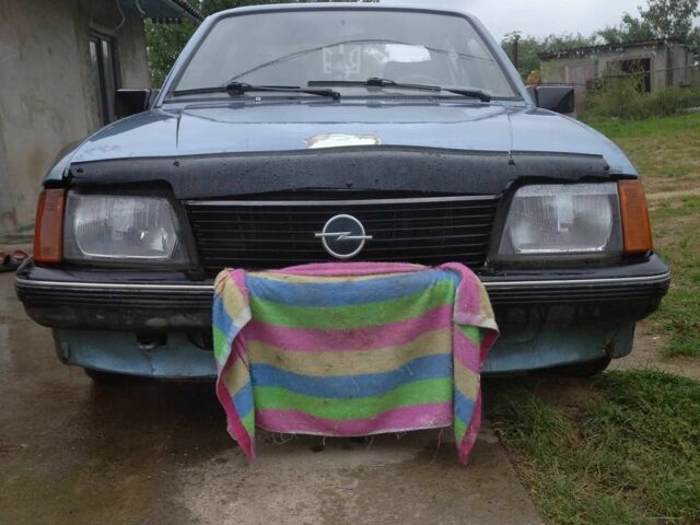 Синій Опель Аскона, об'ємом двигуна 1.6 л та пробігом 3 тис. км за 650 $, фото 1 на Automoto.ua