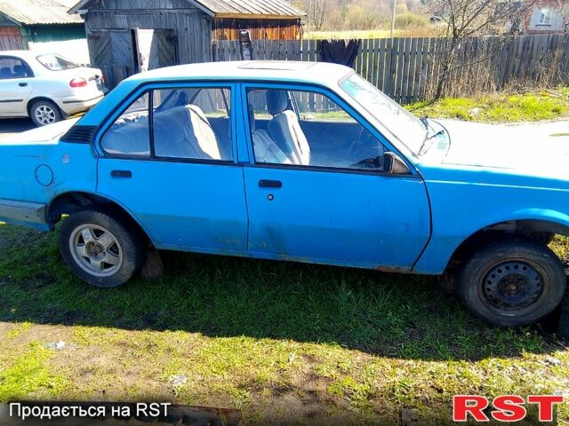 Синий Опель Аскона, объемом двигателя 1.6 л и пробегом 250 тыс. км за 240 $, фото 1 на Automoto.ua