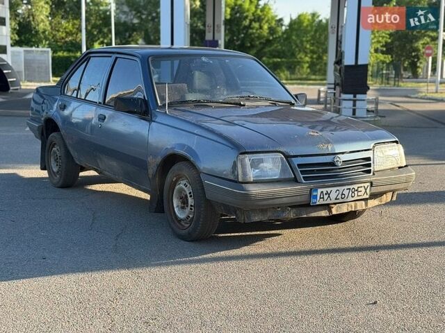 Синий Опель Аскона, объемом двигателя 1.8 л и пробегом 450 тыс. км за 350 $, фото 1 на Automoto.ua