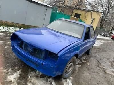 Синий Опель Аскона, объемом двигателя 1.8 л и пробегом 100 тыс. км за 1800 $, фото 1 на Automoto.ua