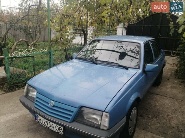 Синій Опель Аскона, об'ємом двигуна 1.8 л та пробігом 69 тис. км за 1700 $, фото 1 на Automoto.ua