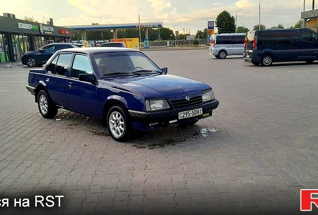 Синий Опель Аскона, объемом двигателя 1.6 л и пробегом 165 тыс. км за 1000 $, фото 1 на Automoto.ua