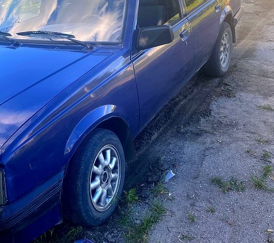 Синий Опель Аскона, объемом двигателя 2.5 л и пробегом 0 тыс. км за 1450 $, фото 1 на Automoto.ua