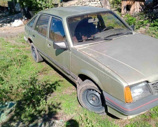 Зелений Опель Аскона, об'ємом двигуна 0 л та пробігом 277 тис. км за 359 $, фото 1 на Automoto.ua
