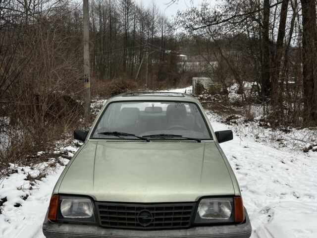 Зелений Опель Аскона, об'ємом двигуна 1.6 л та пробігом 99 тис. км за 1000 $, фото 1 на Automoto.ua