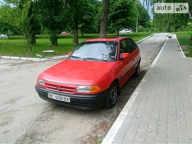 Красный Опель Астра Ф, объемом двигателя 1.6 л и пробегом 330 тыс. км за 1999 $, фото 1 на Automoto.ua