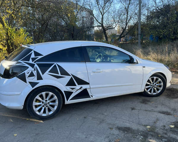 Білий Опель Астра ГТЦ, об'ємом двигуна 1.7 л та пробігом 240 тис. км за 6700 $, фото 1 на Automoto.ua