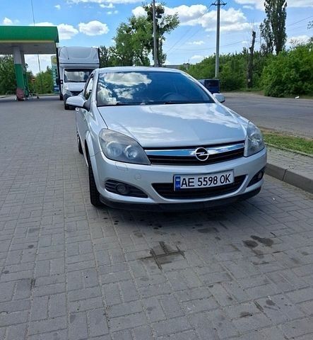 Серый Опель Астра ГТЦ, объемом двигателя 1.6 л и пробегом 119 тыс. км за 6200 $, фото 1 на Automoto.ua