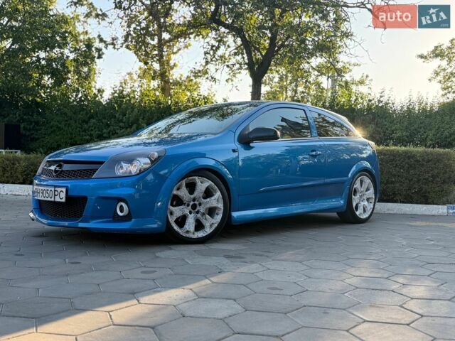 Синий Опель Астра ГТЦ, объемом двигателя 2 л и пробегом 150 тыс. км за 7000 $, фото 1 на Automoto.ua