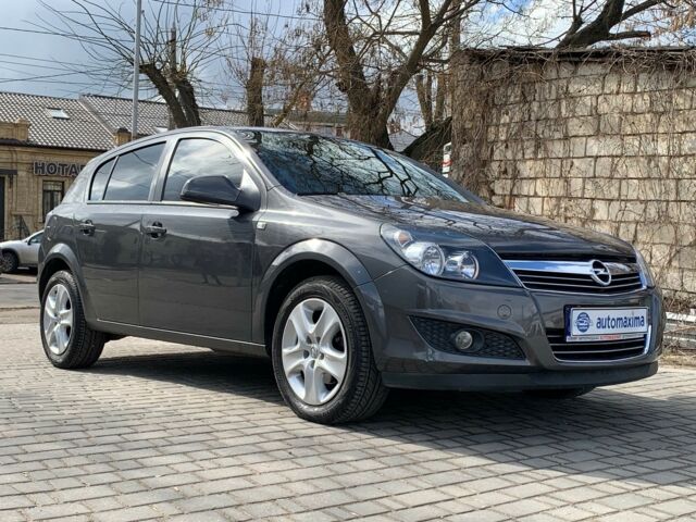 Сірий Опель Астра Н, об'ємом двигуна 16 л та пробігом 60 тис. км за 8000 $, фото 1 на Automoto.ua