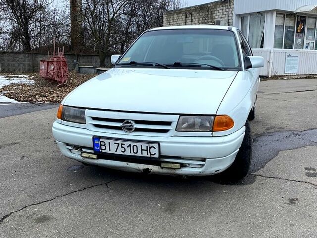 Белый Опель Астра, объемом двигателя 1.4 л и пробегом 100 тыс. км за 1500 $, фото 1 на Automoto.ua