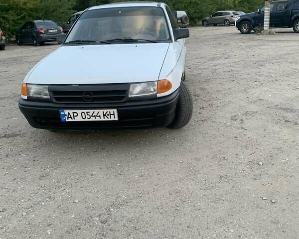 Білий Опель Астра, об'ємом двигуна 1.4 л та пробігом 280 тис. км за 1800 $, фото 1 на Automoto.ua