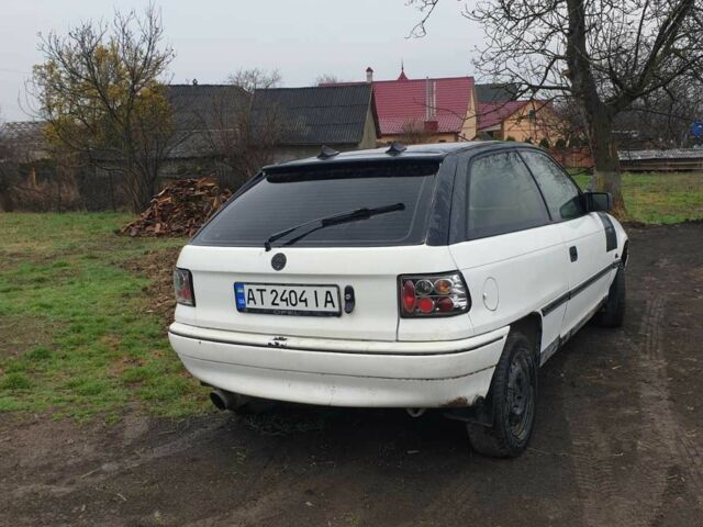 Белый Опель Астра, объемом двигателя 1.6 л и пробегом 333 тыс. км за 1100 $, фото 1 на Automoto.ua