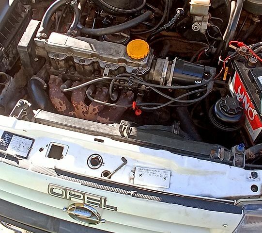 Белый Опель Астра, объемом двигателя 1.6 л и пробегом 0 тыс. км за 1450 $, фото 1 на Automoto.ua