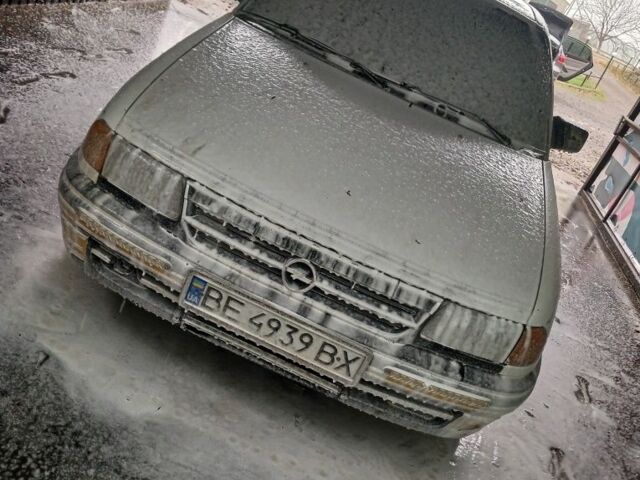 Белый Опель Астра, объемом двигателя 1.4 л и пробегом 514 тыс. км за 2000 $, фото 1 на Automoto.ua